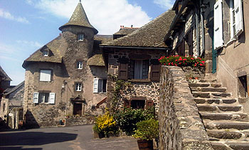 La ville de Salers, perle touristique du Cantal