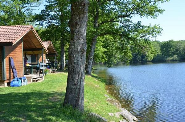 chalet a vendre avec etang