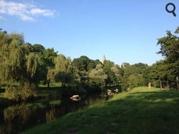 La rivière Gartempe est en contrebas des hébergements