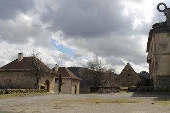 Le village de Sénaillac Latronquière au lac de tolerme