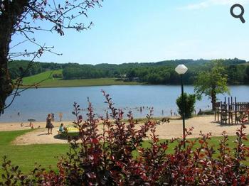 la plage du Lac de Tolerme