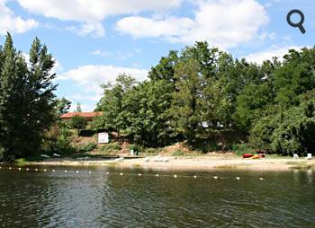 La plage privée du camping