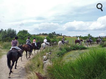 Raid équestre entre ados en Margeride.