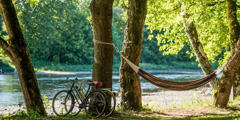 les gîtes sont au bord de la Dordogne dans le Lot